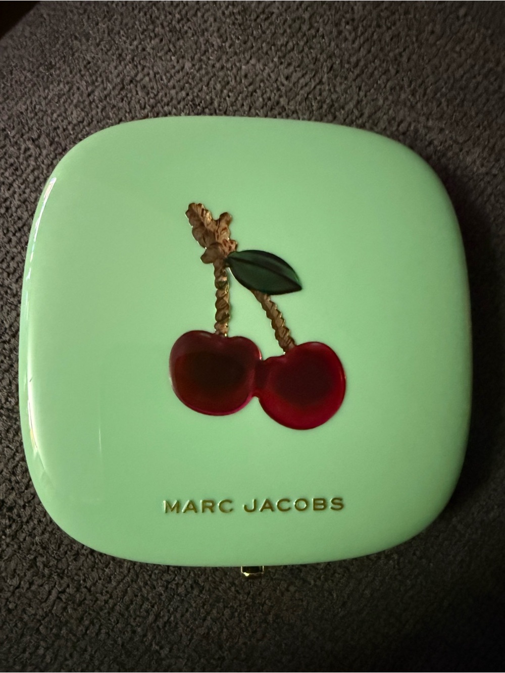 Marc Jacob’s Omega Glaze All over foil luminary - Picture 3 of 6